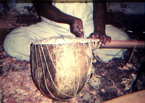 glueing the tabli to the tumba and gullu