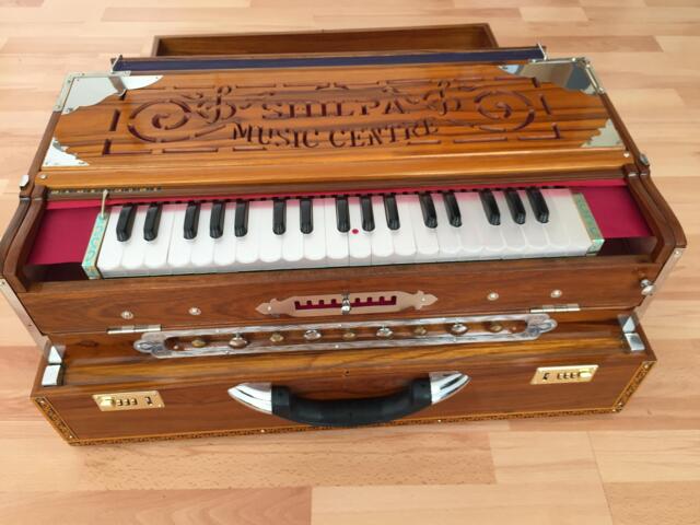 scale changer harmonium